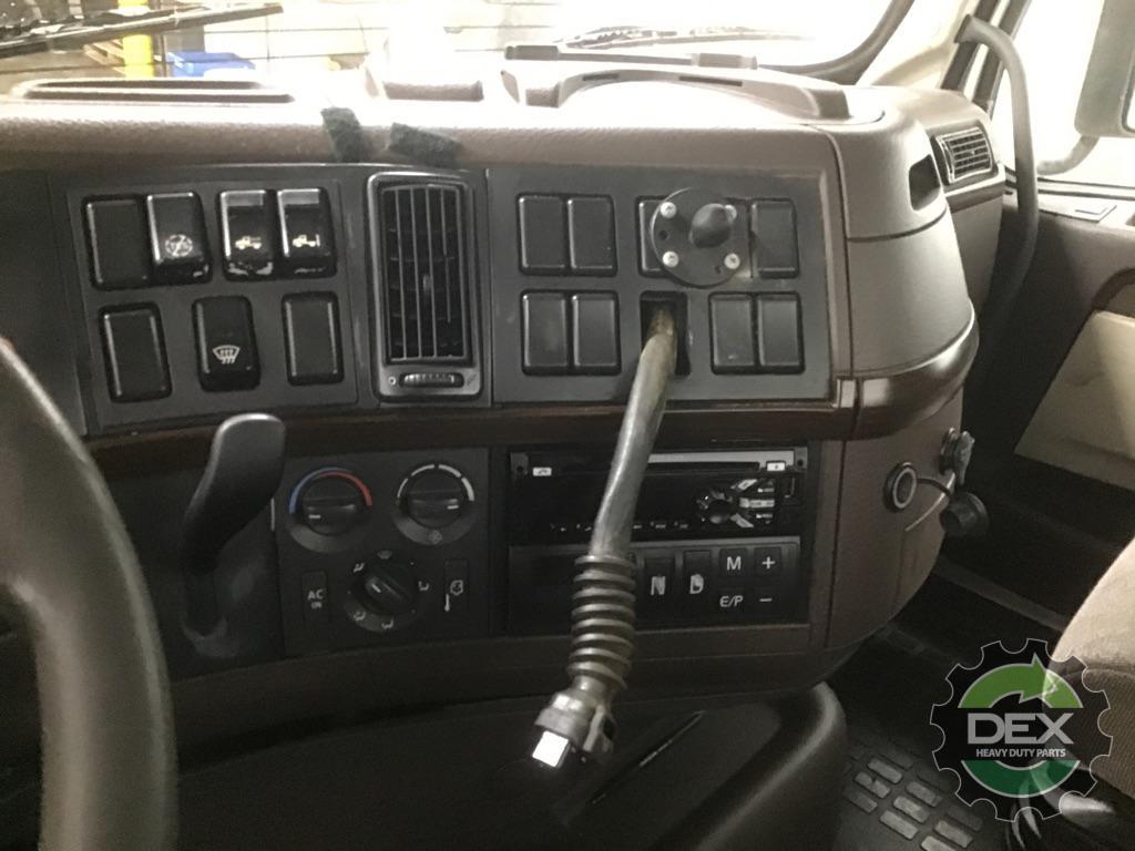 Volvo VNM groomed Daycab OEM 21134493D32