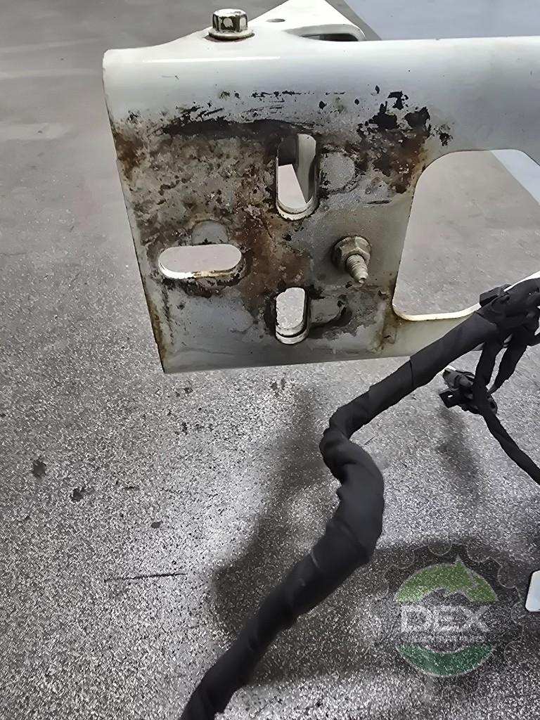 Volvo VNL version 2 bumper center section OEM 82728568D2