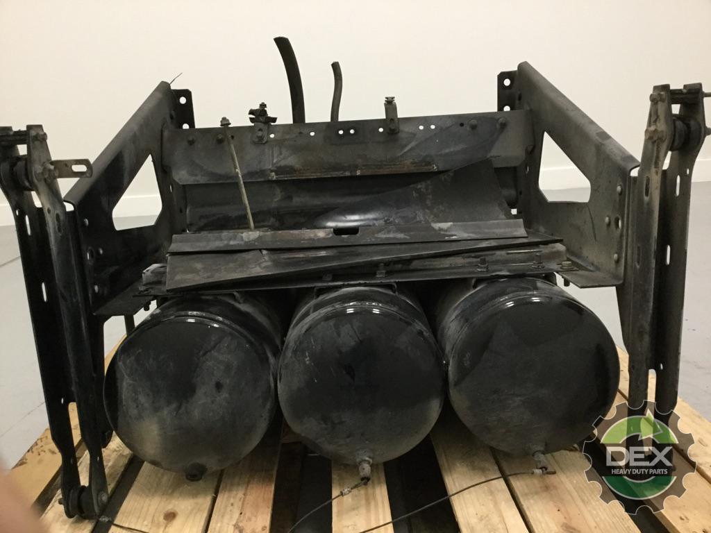 Volvo VNL steel battery box P/N 21042167 with x3 steel air tanks P/N