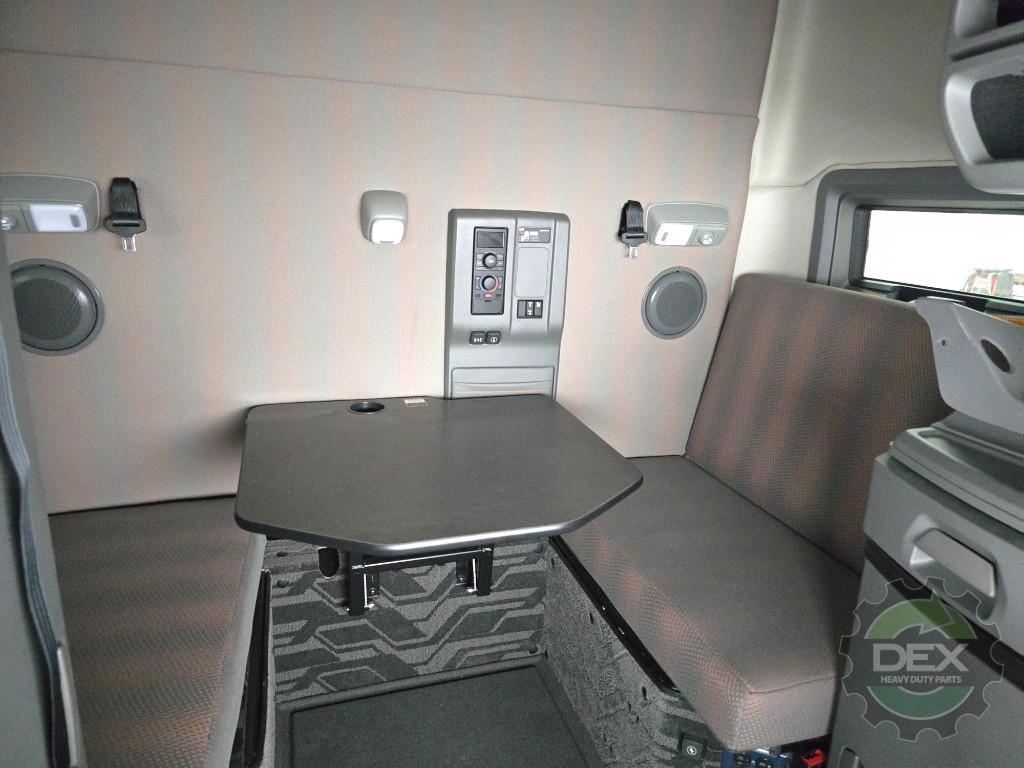 Volvo VNL740 groomed sleeper cab OEM 78517323