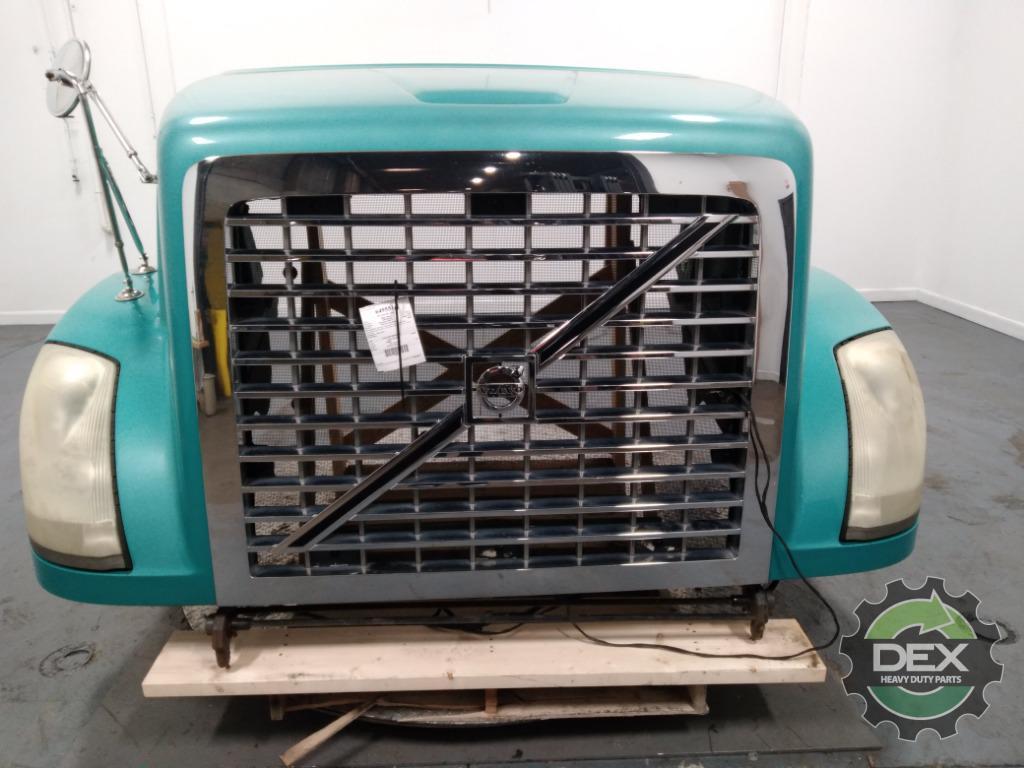 Volvo VT groomed hood OEM 20817479