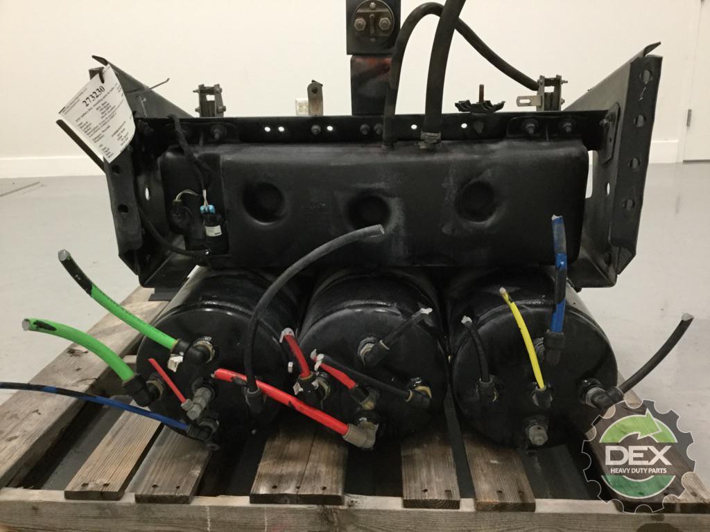 Volvo VNL steel battery box with x3 steel air tanks 21043167 OEM