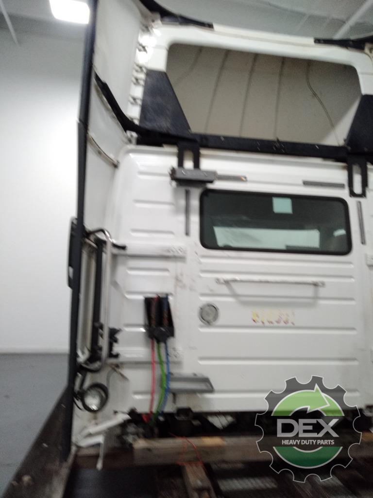 Volvo VNM groomed Daycab OEM 21134493D16