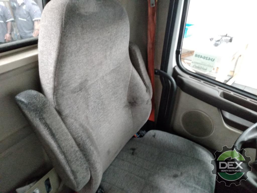 Volvo VNM groomed Daycab OEM 21134493D39