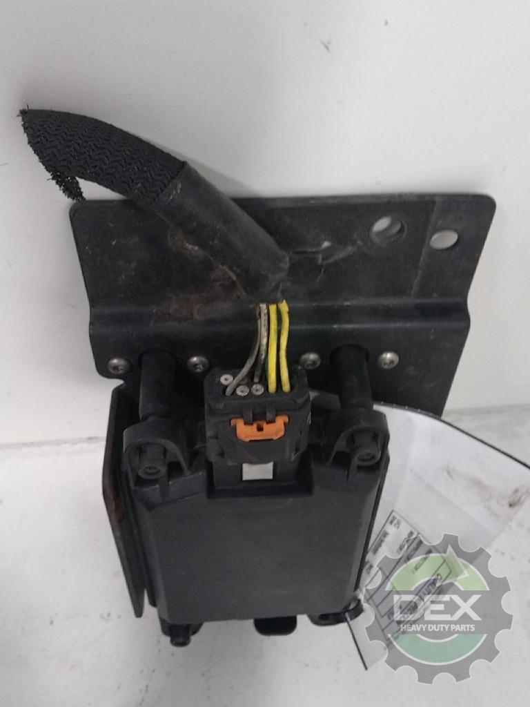 Bendix Lane avoidance front bumper sensor / antenna OEM 22554776D17