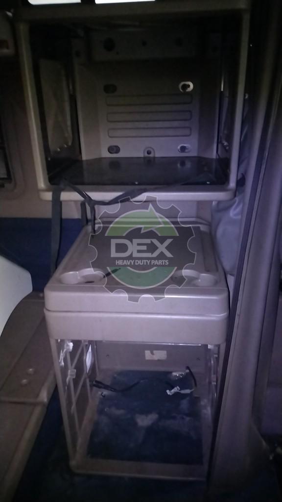 International 9400 groomed sleeper cab OEM