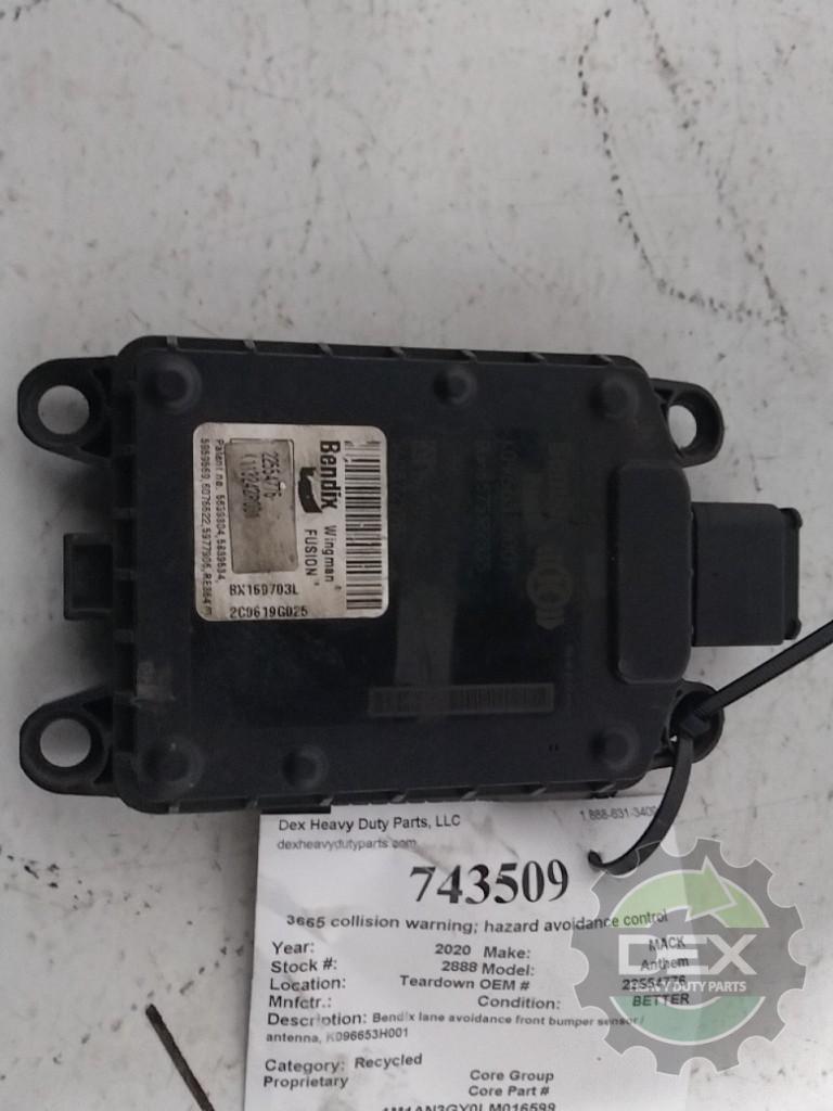 Bendix Lane avoidance front bumper sensor / antenna OEM 22554776D13