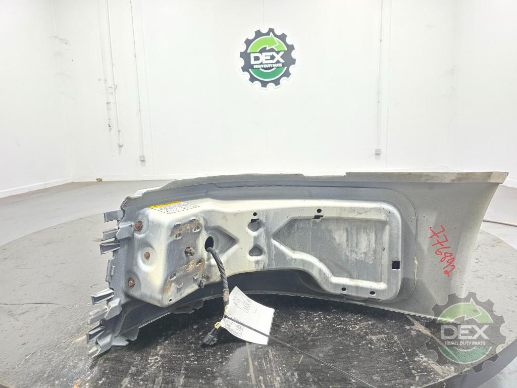 Volvo VNL RH bumper corner with fog lights OEM 82721512