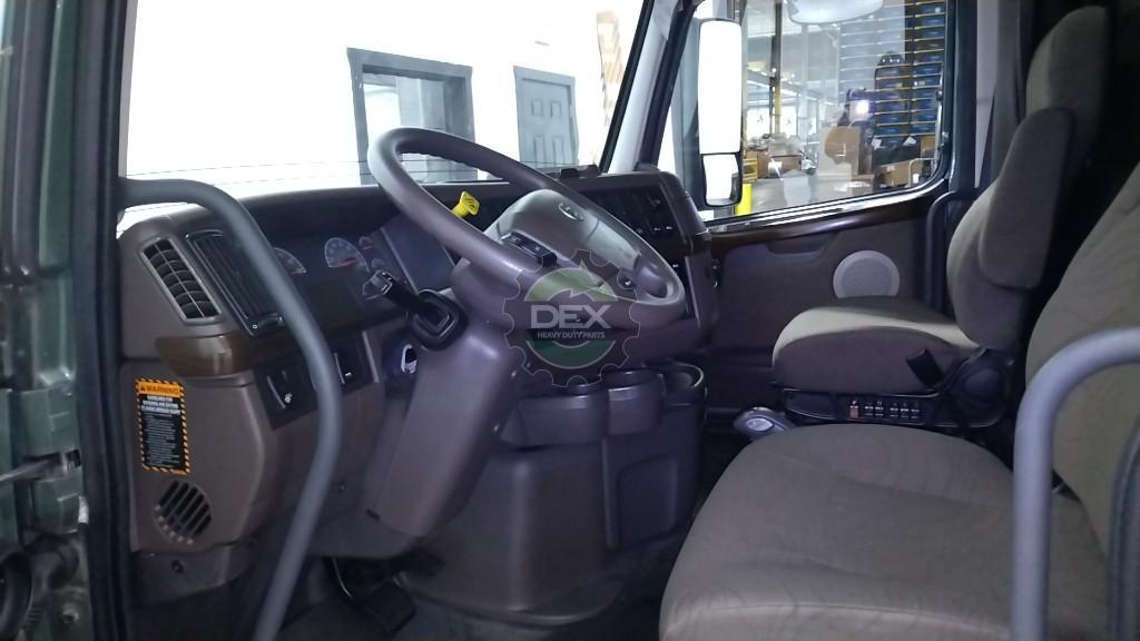 Volvo VNL670 groomed sleeper cab OEM 20413815D1