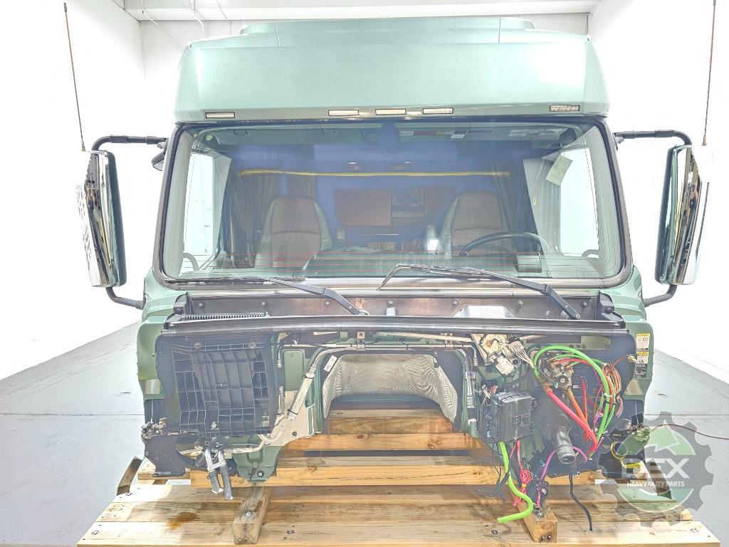 Volvo VNL740 groomed sleeper cab OEM 78517323