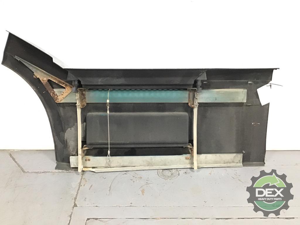 Volvo VNL small wheel opening RH front chassis fairing with steps