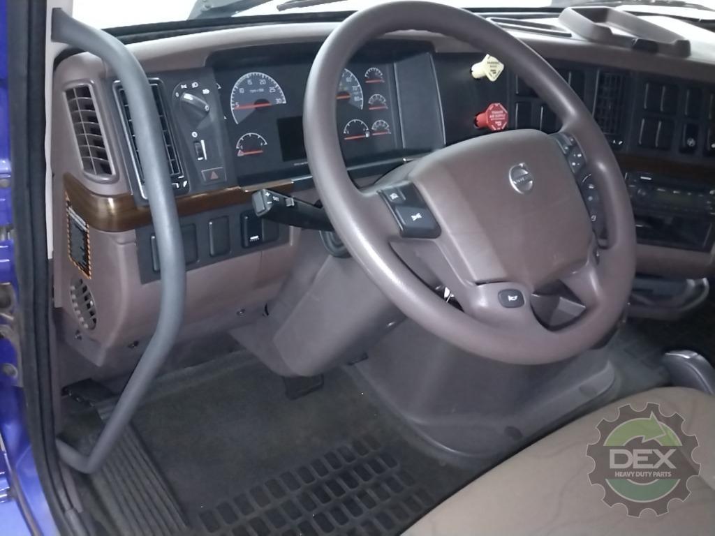 Volvo VNL670 groomed cab OEM 20413813