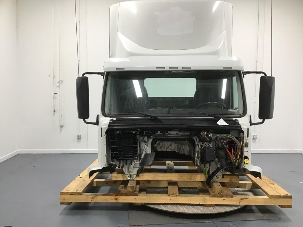 Volvo VNM groomed Daycab OEM 21134493D40