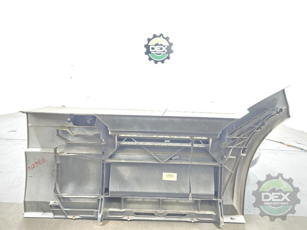 Volvo VNL LH front chassis fairing with steps OEM 82487576D2