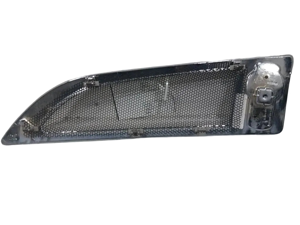 Hood KW T680 RH vent OEM - Second Truck Parts