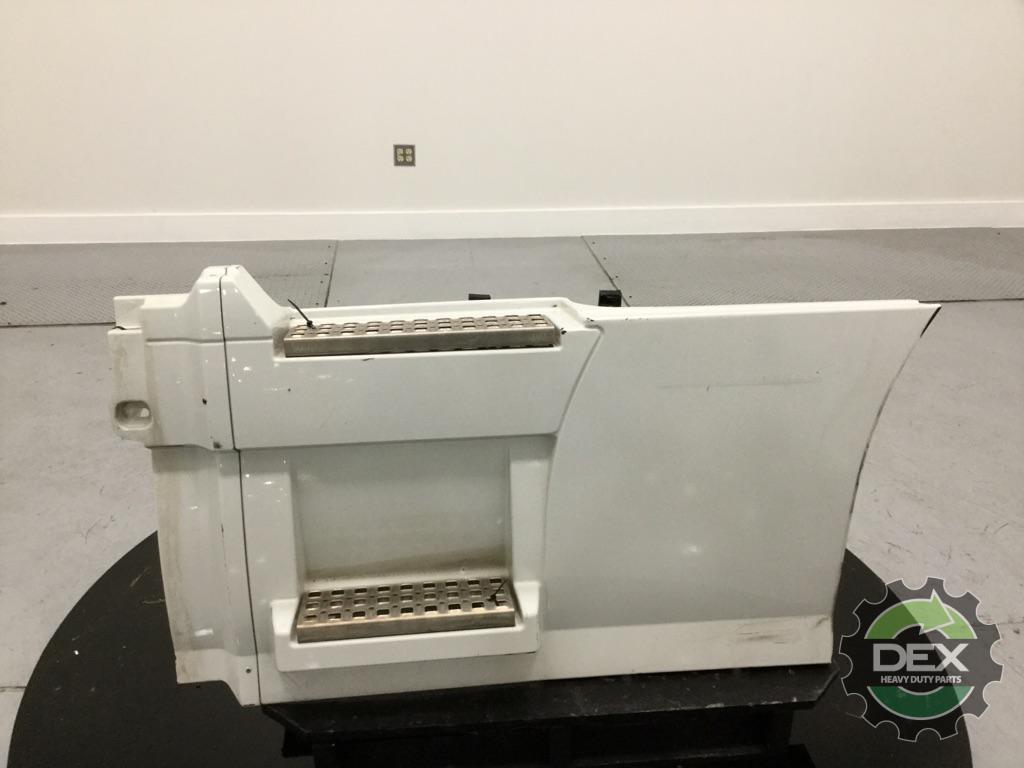 Volvo VNL LH Rear Chassis fairing with steps 52" OEM