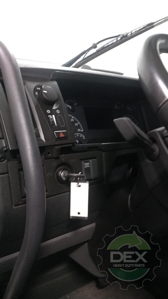 Volvo VNL860 groomed sleeper cab OEM 84749398