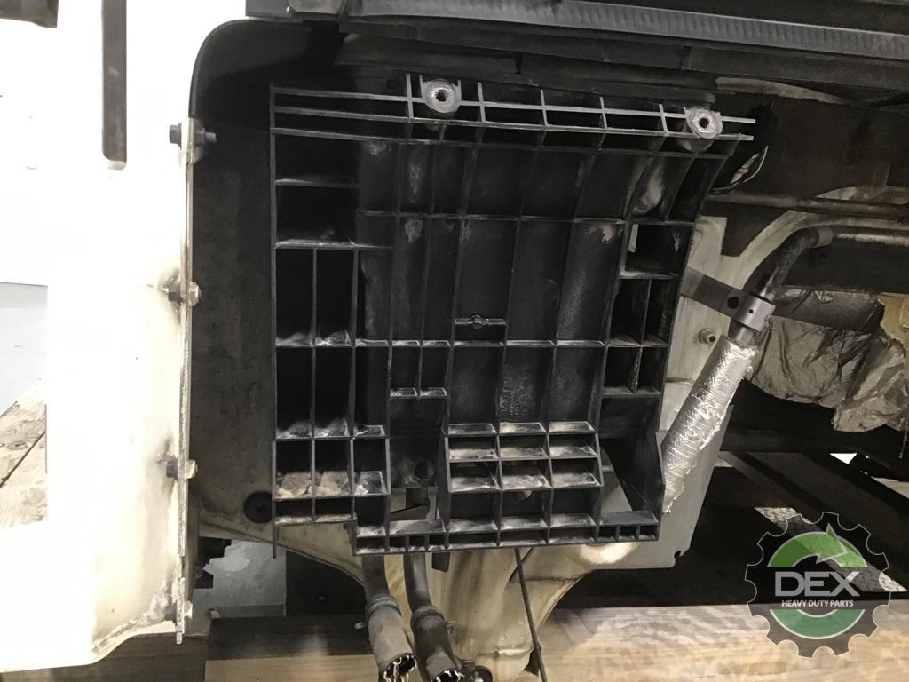 Volvo VNM groomed Daycab OEM 21134493D32