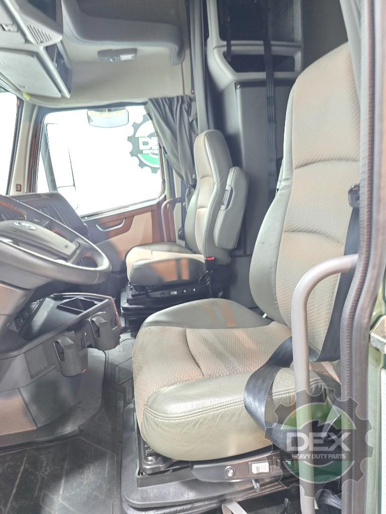 Volvo VNL740 groomed sleeper cab OEM 78517323