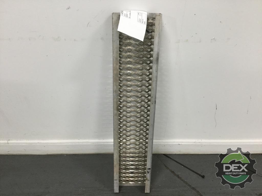 Pete 386 Top cab step OEM - Second Truck Parts