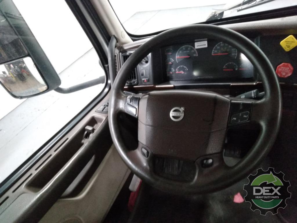 Volvo VNM groomed Daycab OEM 21134493D39