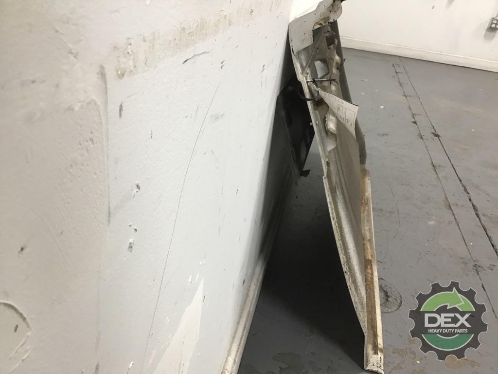 Volvo VNL LH Middle / rear chassis fairing OEM 20500454