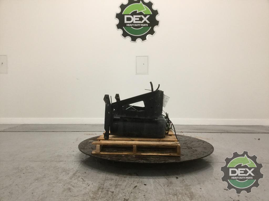 Volvo VNL steel battery box with x3 air tanks 2x 21183543 OEM DDD3