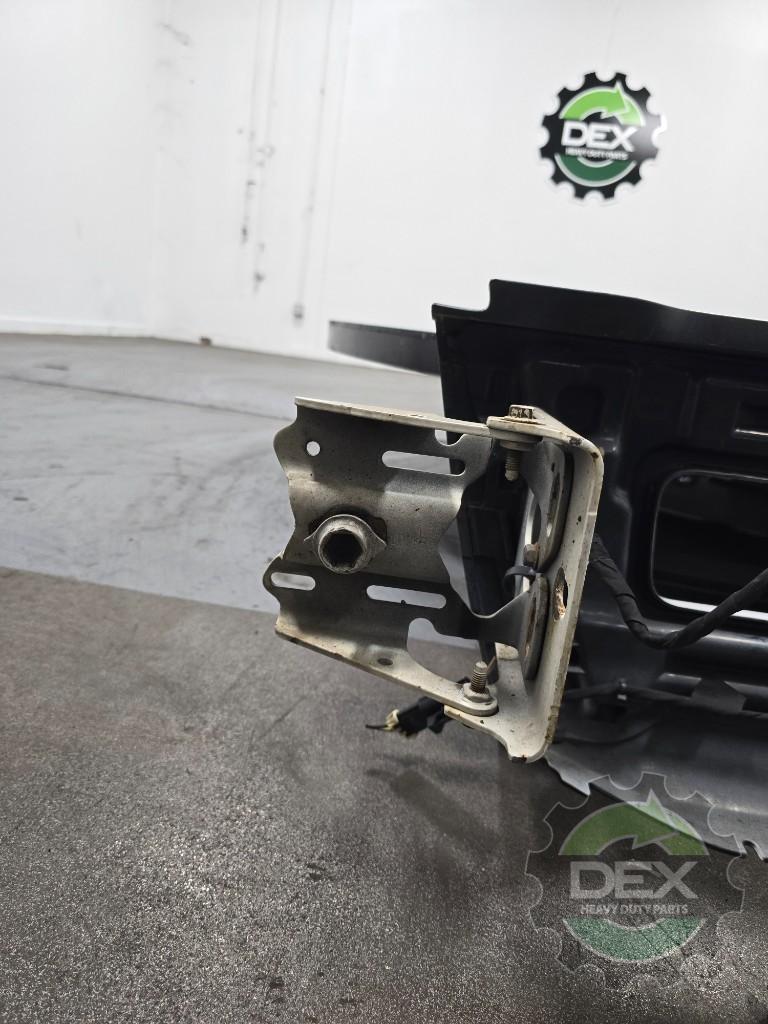 Volvo VNL version 2 bumper center section OEM 82728568D2