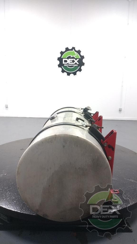 International 140 gallon polished aluminum fuel tank OEM 3748677C93