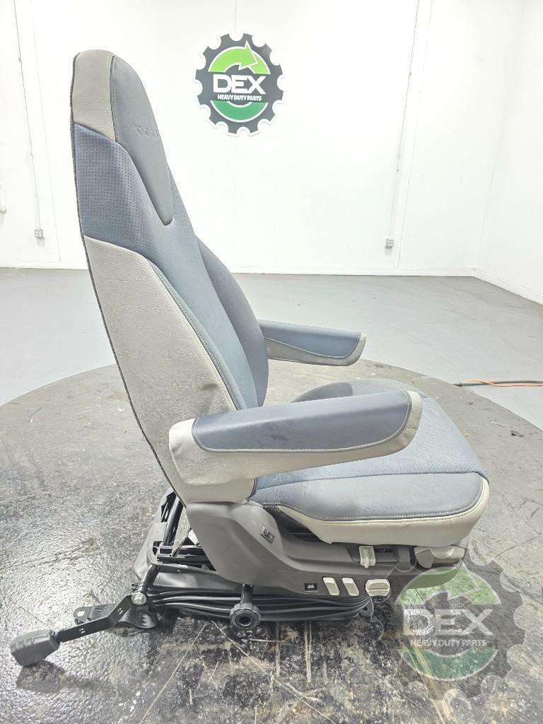 Volvo X5 premium Fathom Blue / green seat OEM 24525776