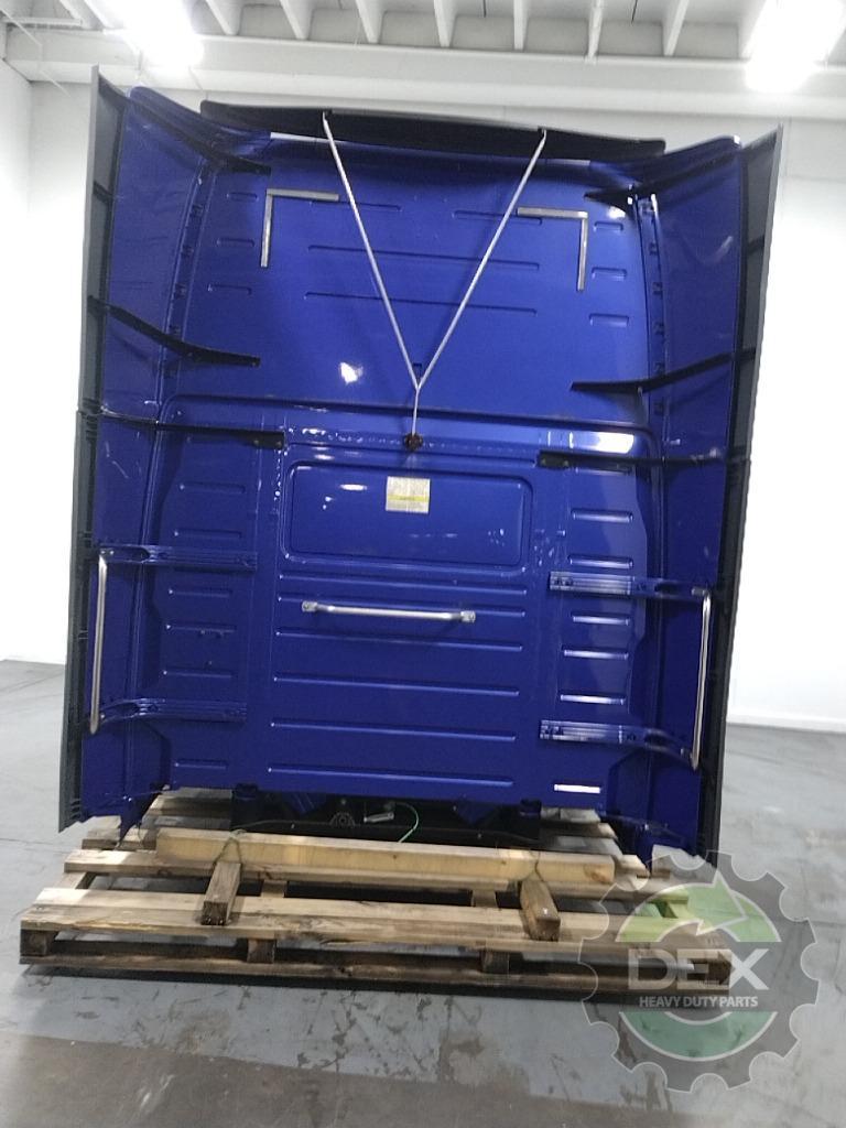 Volvo VNL670 groomed cab OEM 20413813