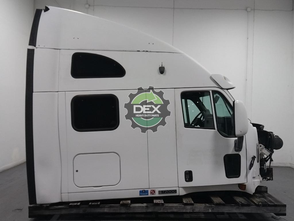 Complete KW T2000 groomed sleeper cab OEM - Second Truck Parts