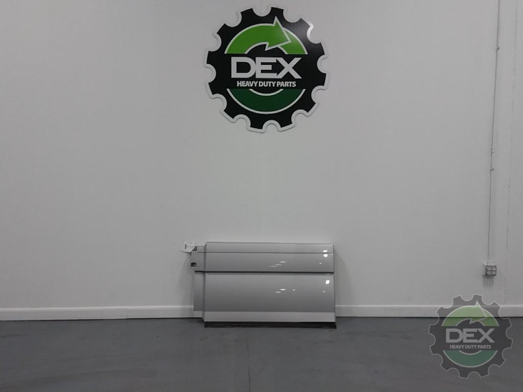 Volvo VNL LH rear / middle chassis fairing with steps OEM 82741811