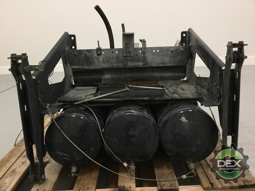 Volvo VNL steel battery box 21043167 with x3 air tanks 2x 21183543