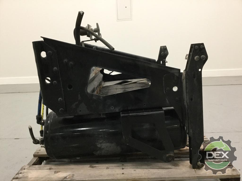 Volvo VNL steel battery box with x3 steel air tanks 21043167 OEM