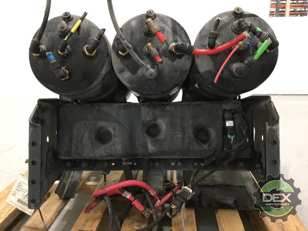 Volvo VNL steel battery box 21043167 with x3 air tanks 2x 21183543