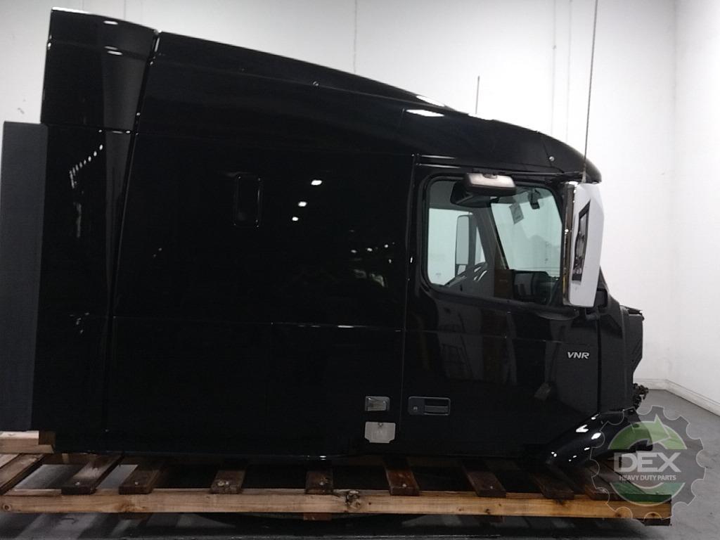 Volvo VNR640 complete groomed sleeper cab OEM 82660501