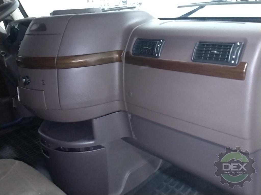 Volvo VNL780 sleeper cab OEM 20801803