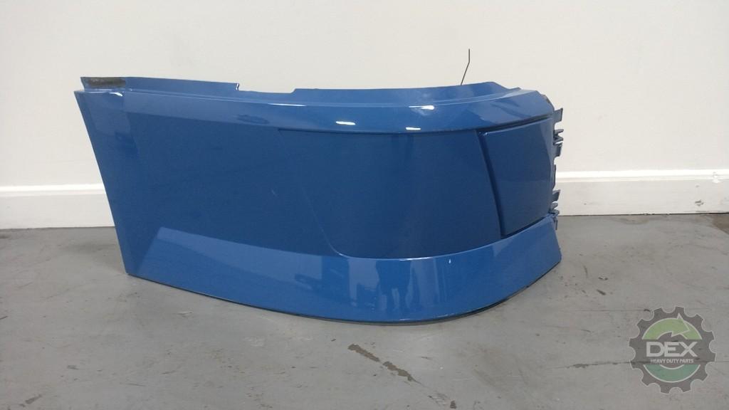 Volvo VNL version 2 RH bumper corner OEM 82721516