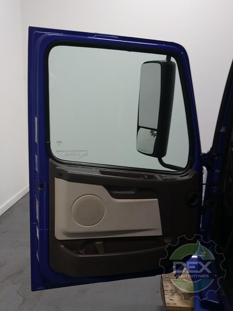 Volvo VNL670 groomed cab OEM 20413813