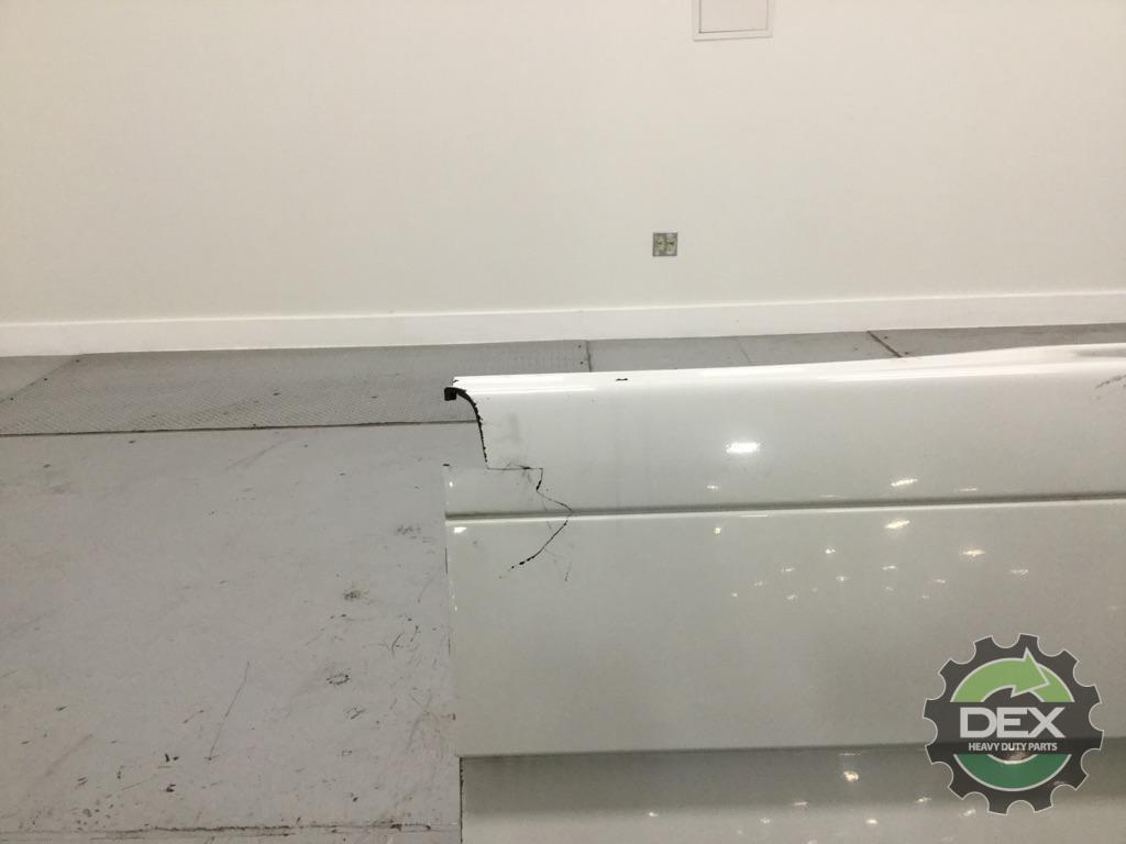 Volvo VNL RH front chassis fairing with steps OEM 82487678D11