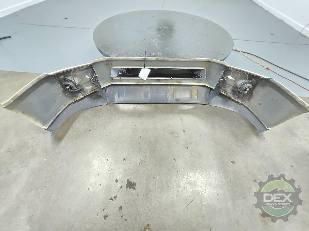 Volvo VNR 3 piece bumper assembly with fog lights OEM 82761955D1