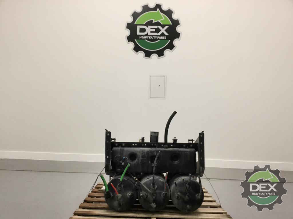 Volvo VNL steel battery box with x3 steel air tanks OEM 21043167D59