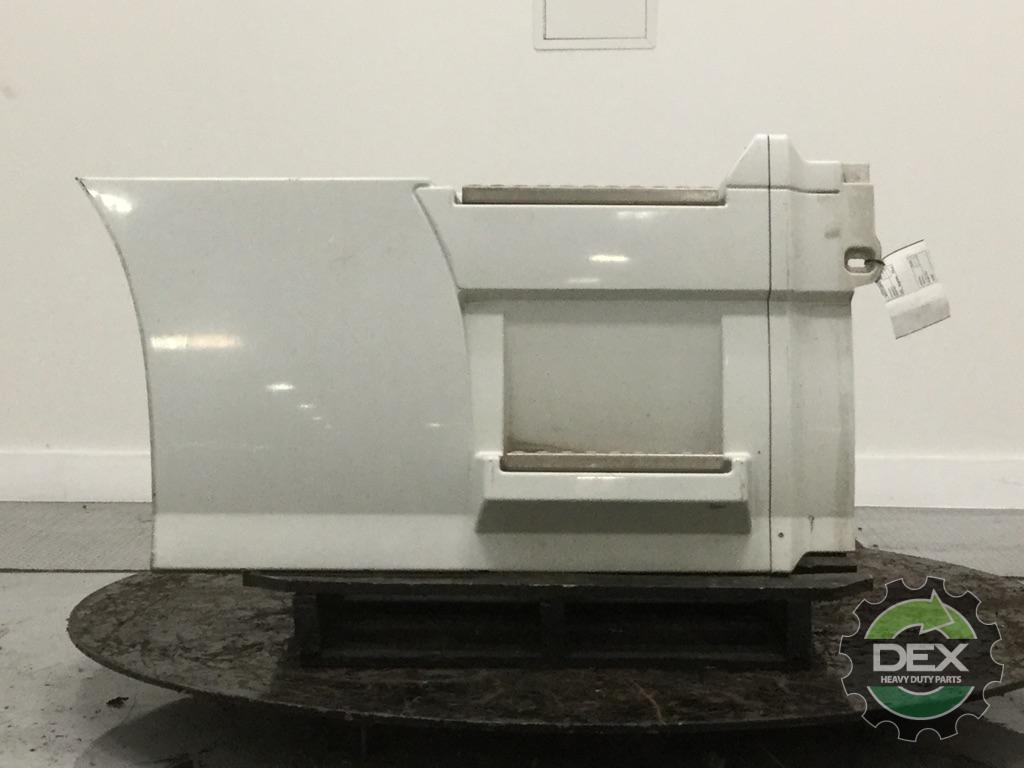 Volvo VNL RH Rear Chassis fairing with steps 52" OEM 82490512D3