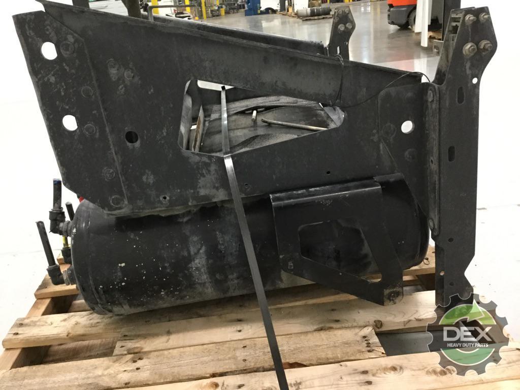 Volvo VNL steel battery box 21043167 with x3 air tanks 2x 21183543