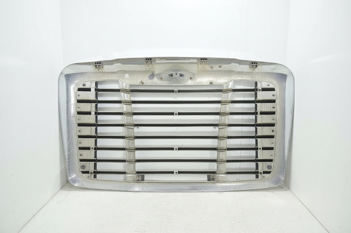 Freightliner Cascadia grille OEM - Second Truck Parts
