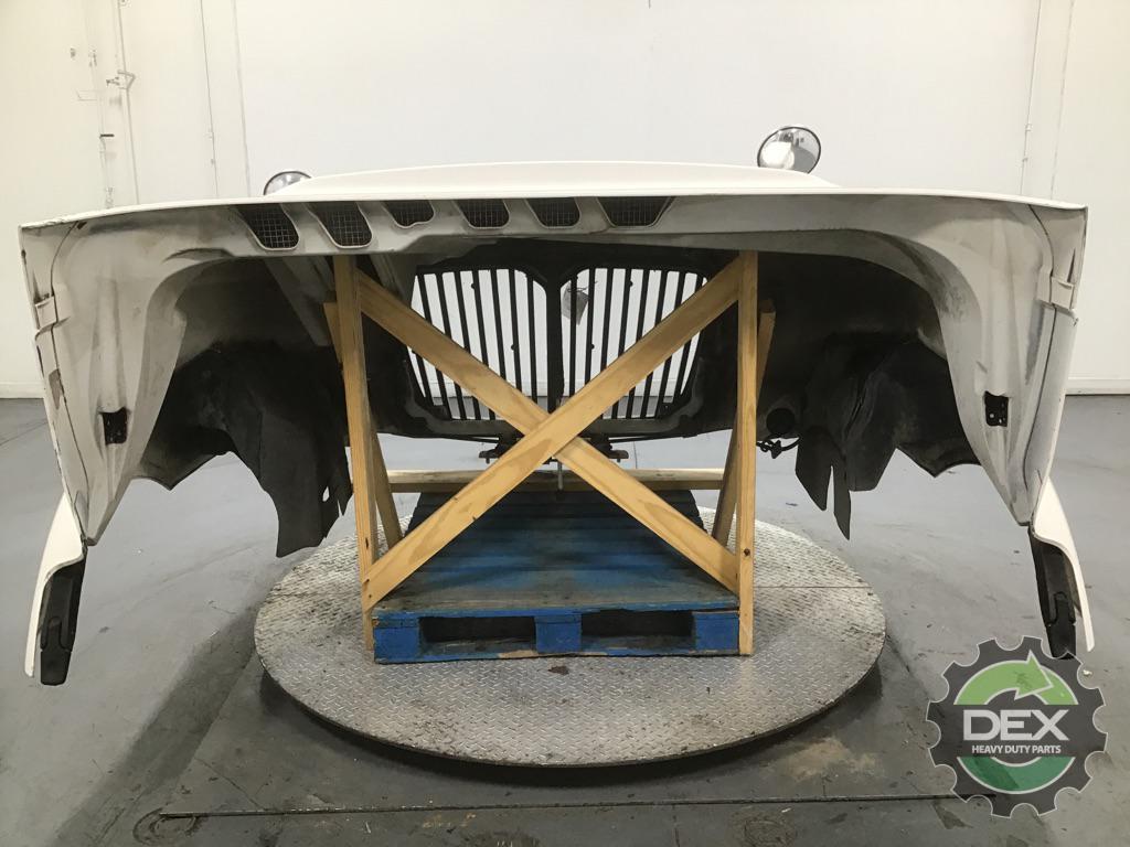 Prostar Groomed hood OEM - Second Truck Parts