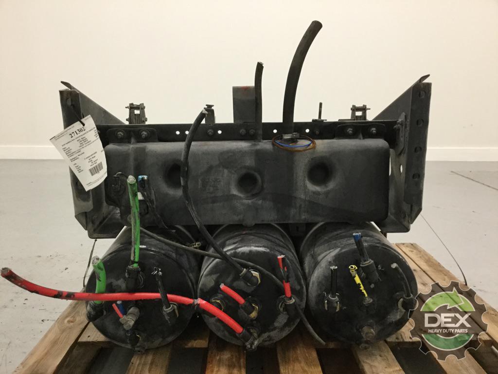 Volvo VNL steel battery box 21043167 with x3 air tanks 2x 21183543