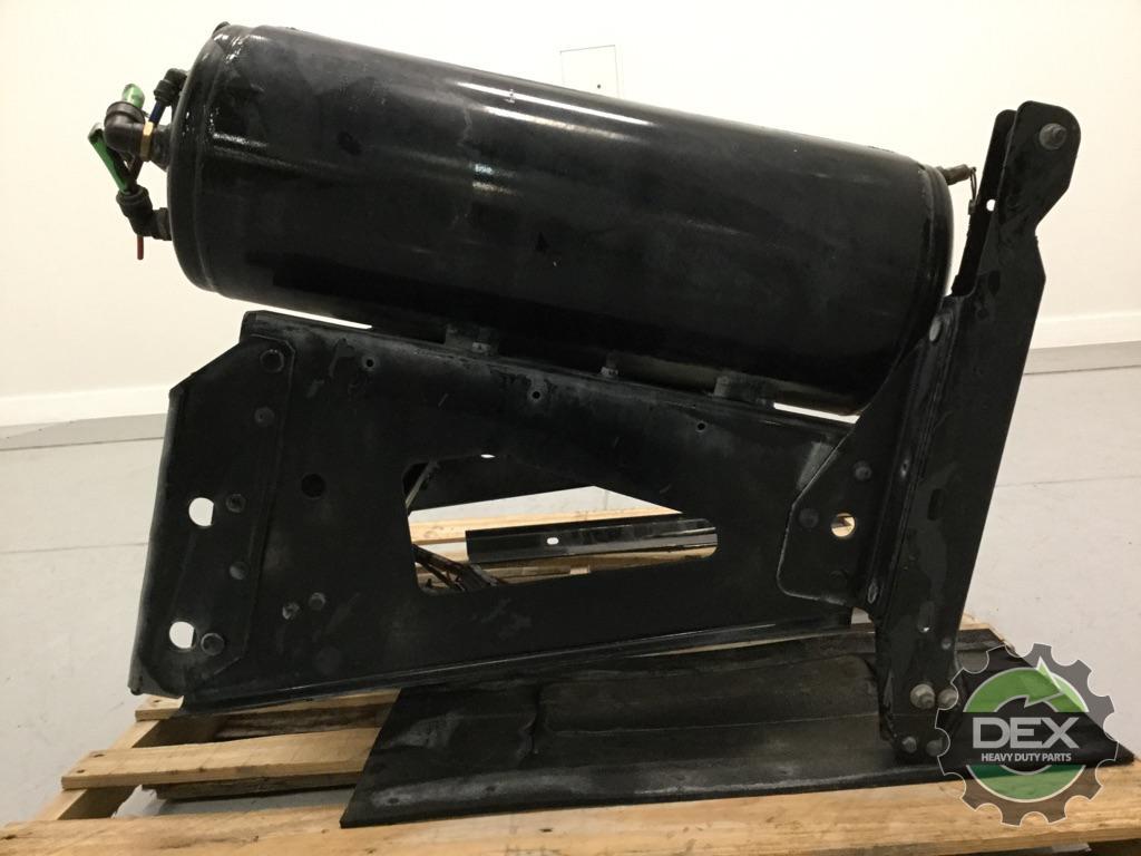 Volvo VNL steel battery box 21043167 with x3 air tanks 2x 21183543