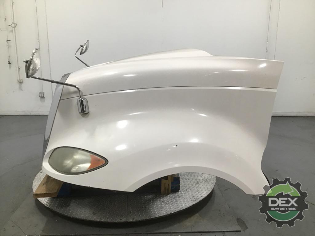 Prostar Groomed hood OEM - Second Truck Parts